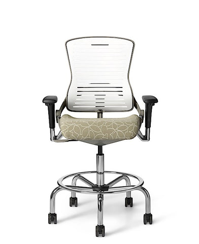Om5 chair 2025